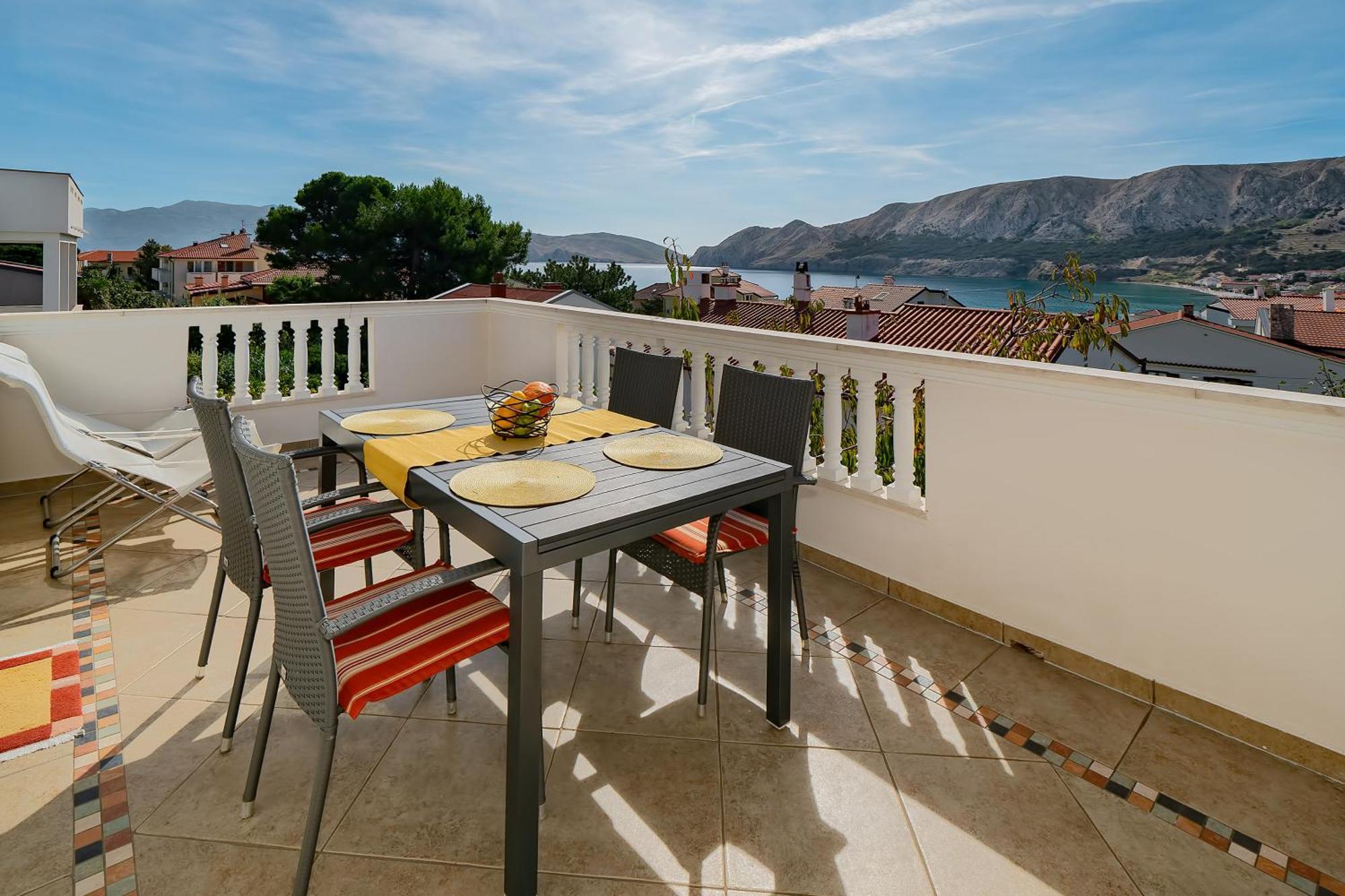 Apartments With Terrace Башка Номер фото