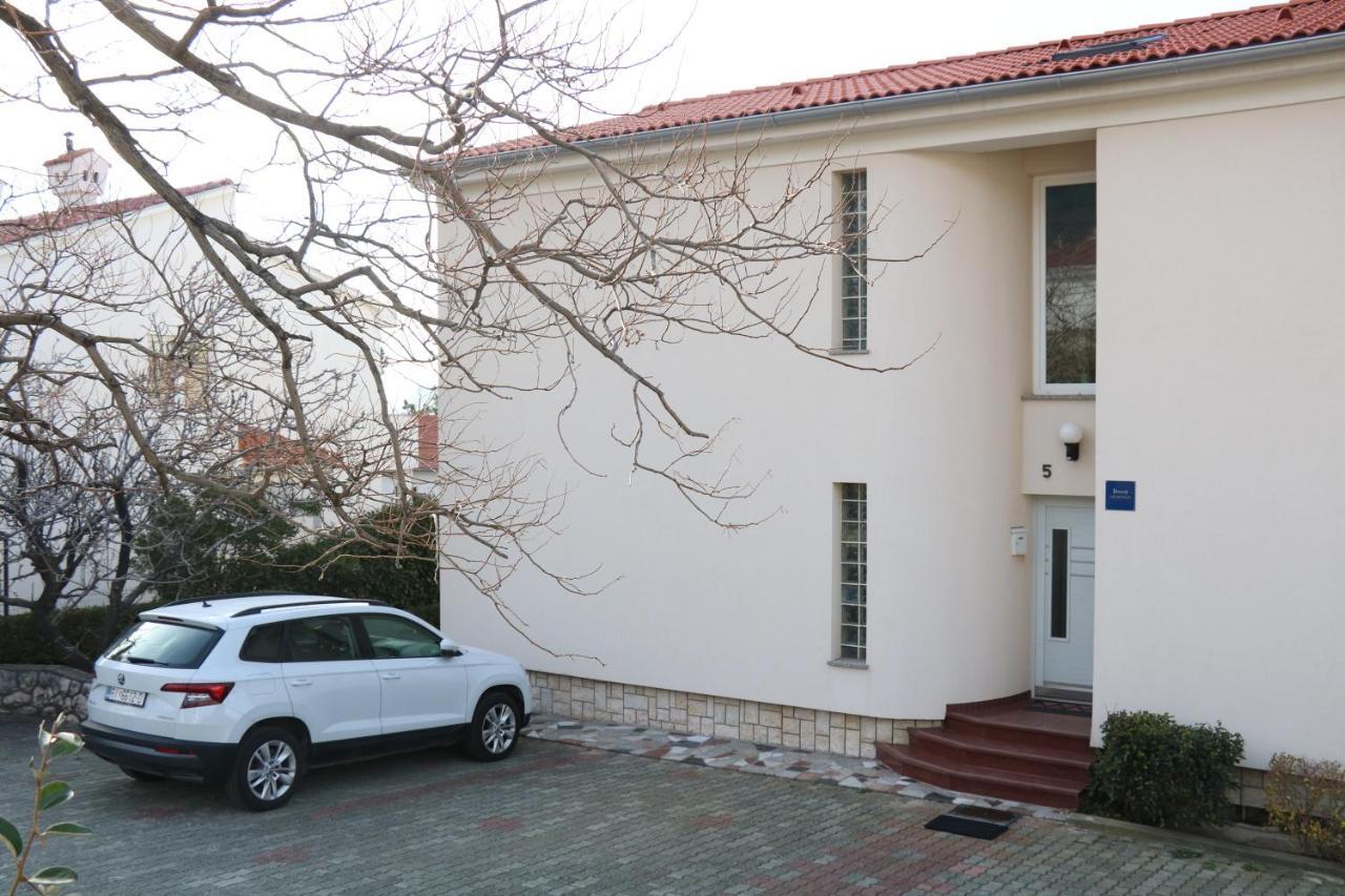 Apartments With Terrace Башка Екстер'єр фото